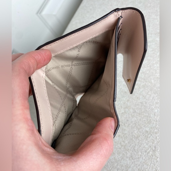 Michael Kors Blush Pink Smooth Leather Wallet - Picture 8 of 8